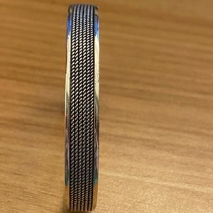 Beautiful vintage textured, 925 silver bangle bracelet